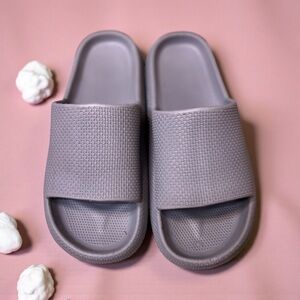 Women's Gray Slide Sandals